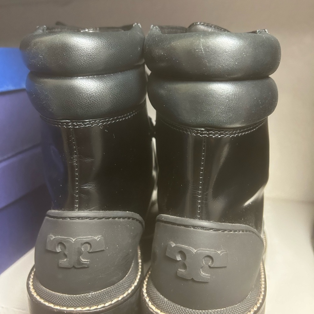 Tory Burch Lug Boot Black Women's - Picture 6 of 15